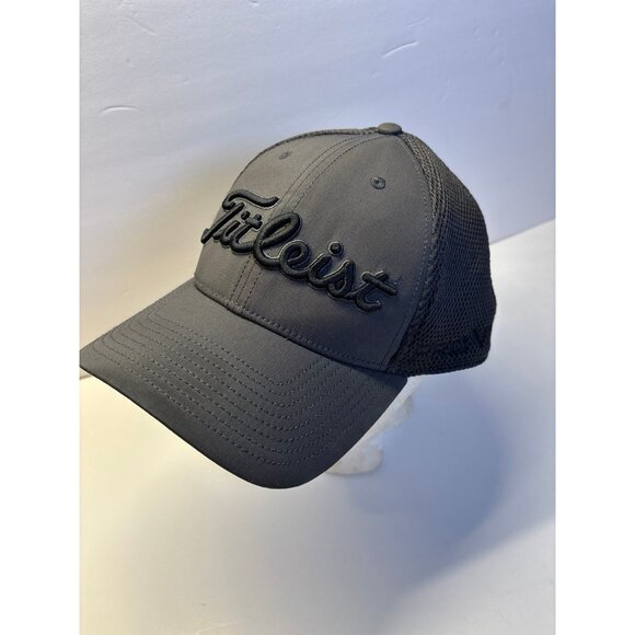 Titleist black on black Pro-V1 Footjoy FJHat (med./Lrg)‎ - Picture 1 of 12